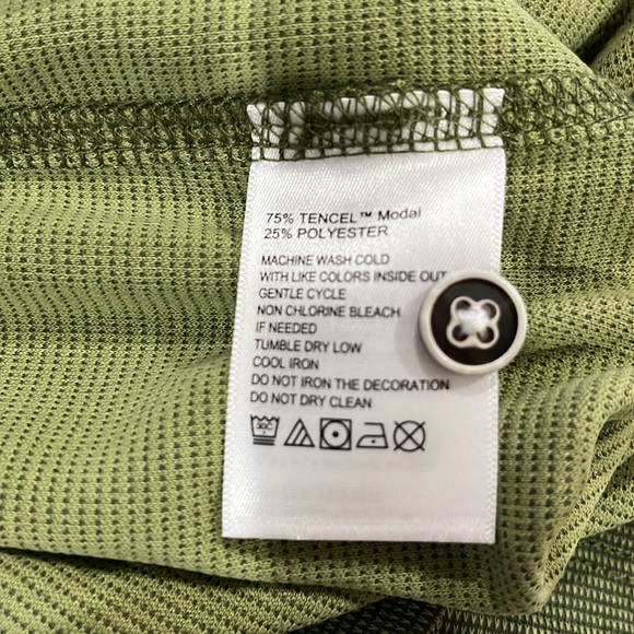 Brand New never worn sz M Tommy Bahama sweater - Picture 8 of 8